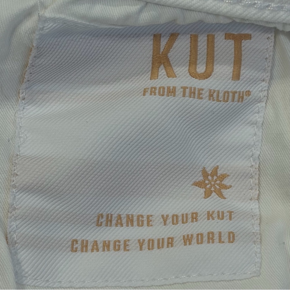 KUT from the Kloth Jane High Rise Short with Fray (Optic White) (12) - Picture 5 of 11